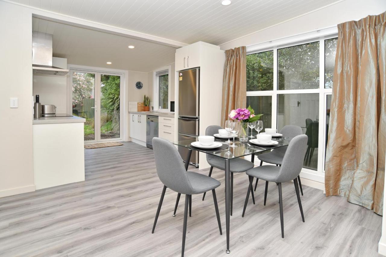 Albemarle Villa - Christchurch Holiday Homes Luaran gambar